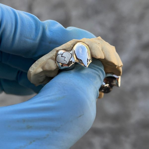 925 Sterling Silver Double Cap Vampire Fang Laser Engraved Broke Broken Heart Custom Teeth Grillz For Sale - Image 4