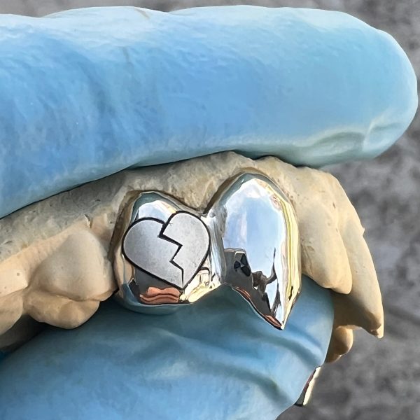 925 Sterling Silver Double Cap Vampire Fang Laser Engraved Broke Broken Heart Custom Teeth Grillz For Sale - Image 3